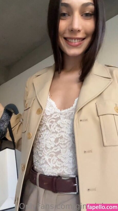 背の高い熟女オンリーファンズ エロチック 写真