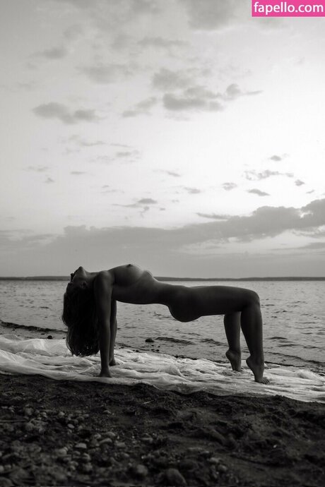 Yuliana Prokhorenko セックスモデル 写真