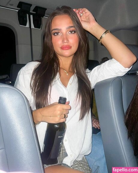 Katie Thompson 無料スター アーカイブ