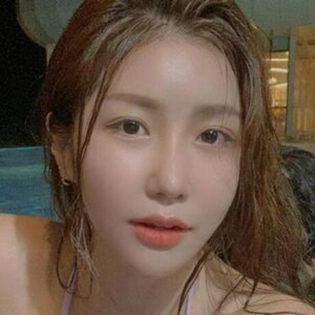 nana un エロティックモデル 写真
