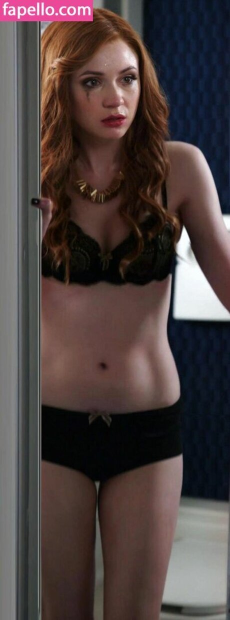 karengillan セクシーなスター 写真