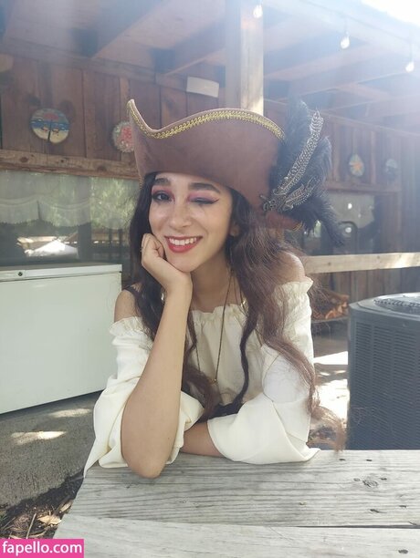 AlineFouche 女優 画像