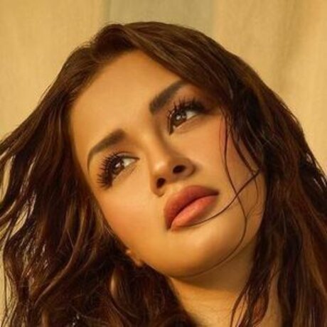 Avneet Kaur ポルノスター アート 写真
