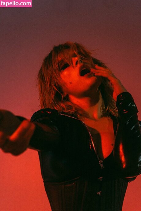 夏のオンリーファンズ 限定 画像