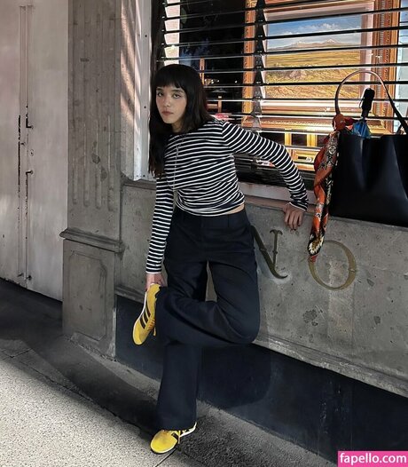 曲線美のクーガーオンリーファンズ 無料セクシー 写真