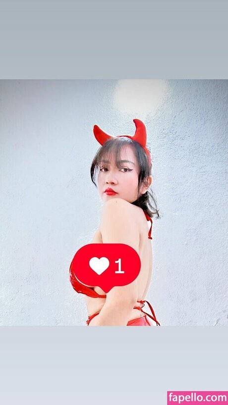 ビキニファックオンリーファンズ ポルノ 写真