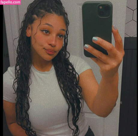 毛深い足のオンリーファンズ ホットセックス 写真