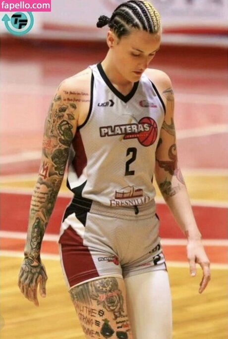 MsTattedbuckets ヌードモデル 画像