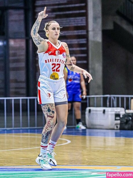 MsTattedbuckets 最高のモデル 写真