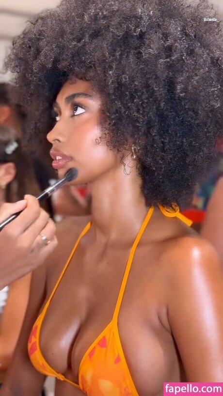 Jasmine Chola 素敵なモデル 画像