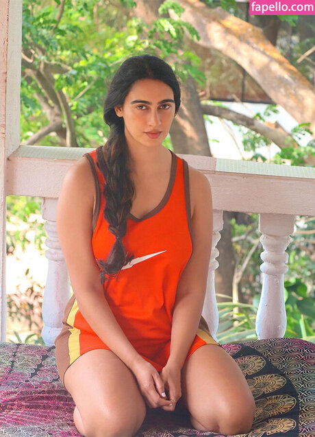 Megha Shukla xxxモデル 画像