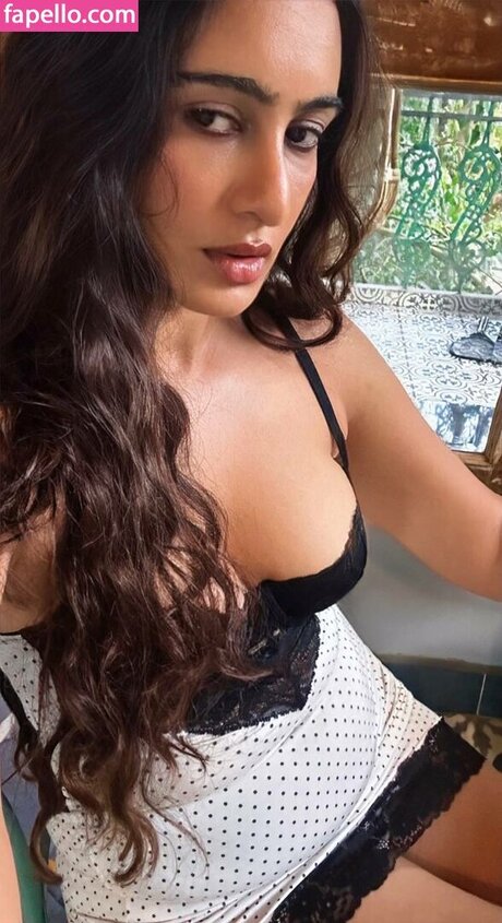 Megha Shukla スター ヌード 画像