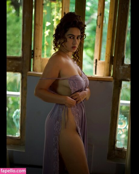 Megha Shukla モデル 画像