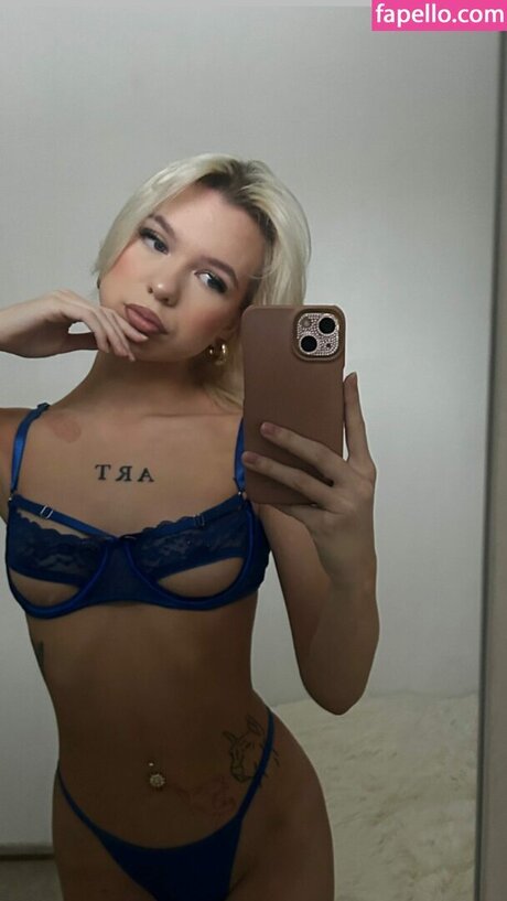 Neea Kuosmanen セックスモデル 写真
