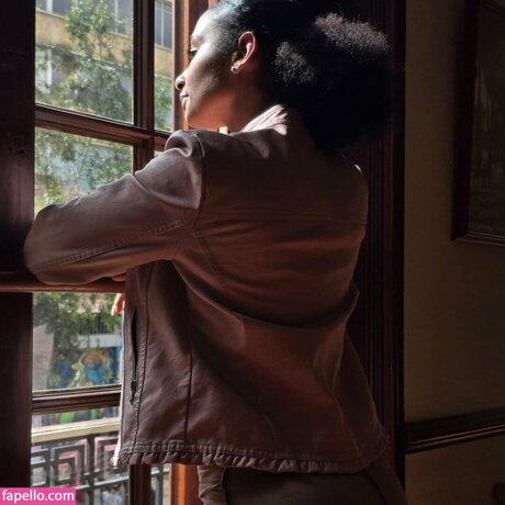 エモヌードオンリーファンズ アートポルノ 画像