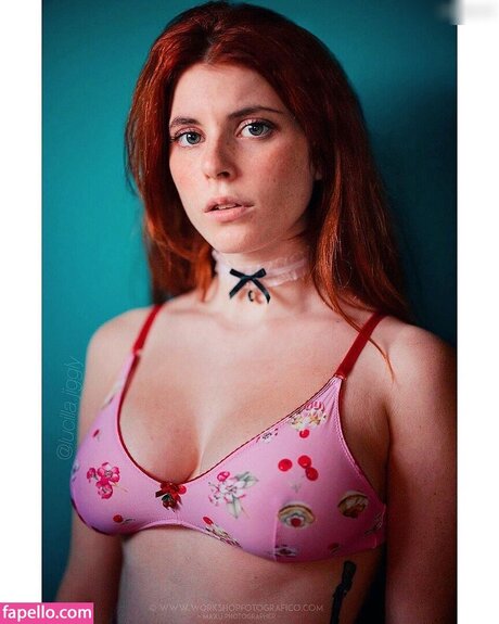 Lucilla Jiggly ホットなポルノスター 画像