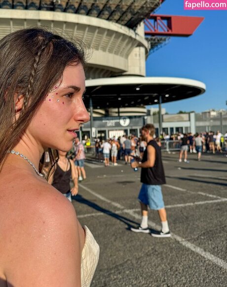 アナルファックオンリーファンズ ヌード 写真