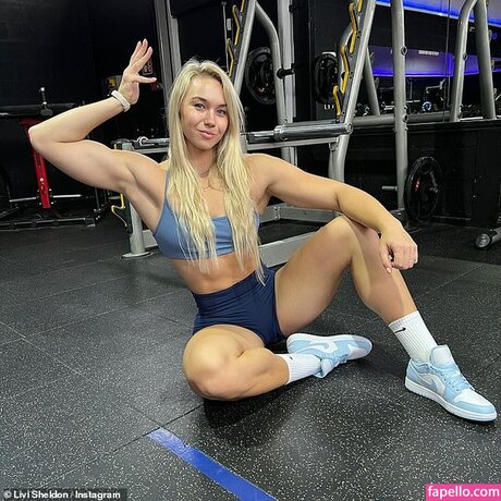 Livi Sheldon アダルトモデル 画像