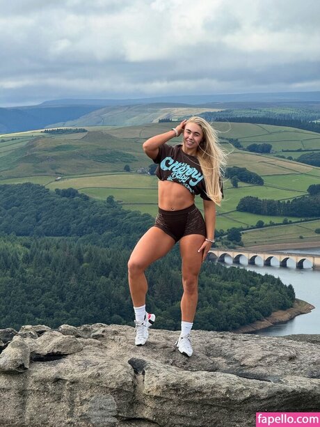 Livi Sheldon ポルノスター 裸 写真