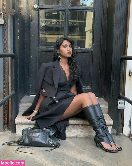 毛深い膣オンリーファンズ エロチック ギャラリー