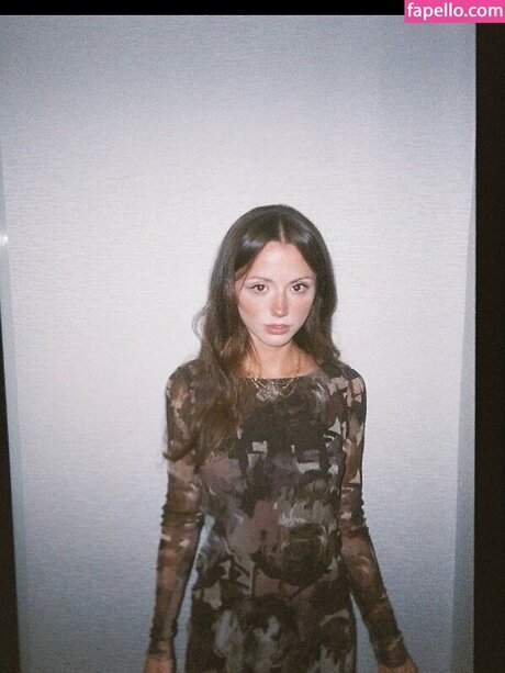 Lily Mo Sheen ポルノスター 可愛い 画像