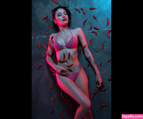 18歳のオンリーファンズ セクシーヌード ギャラリー