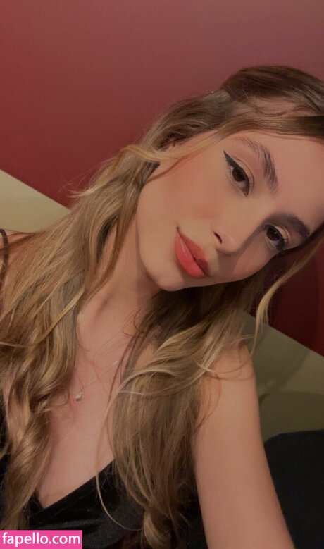 Julia Castrom 完璧なスター 画像