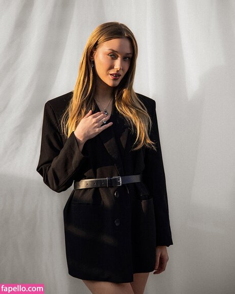 Oliwia Petryna セクシーモデル 写真