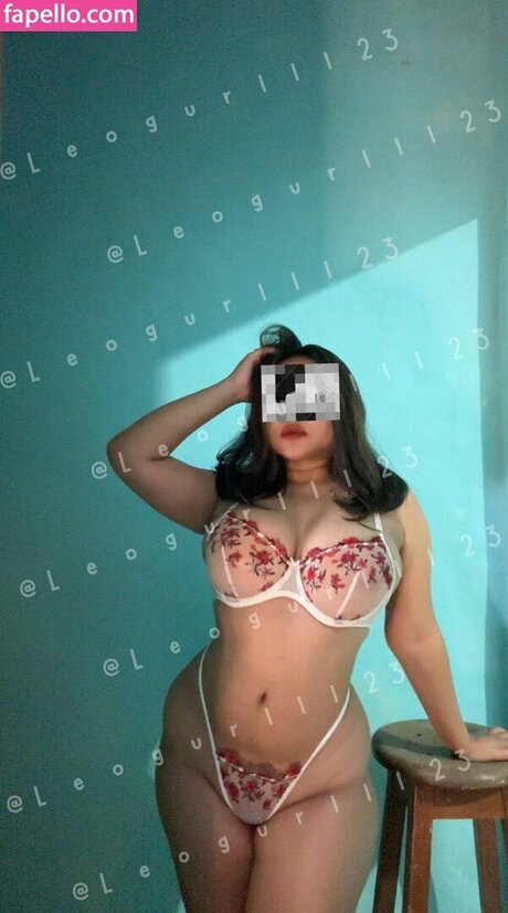 イギリスのブロンドオンリーファンズ アダルト 写真