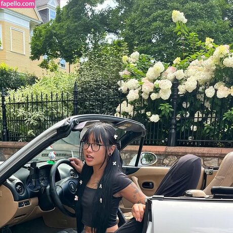 hellbabylexi 完璧なポルノスター 写真