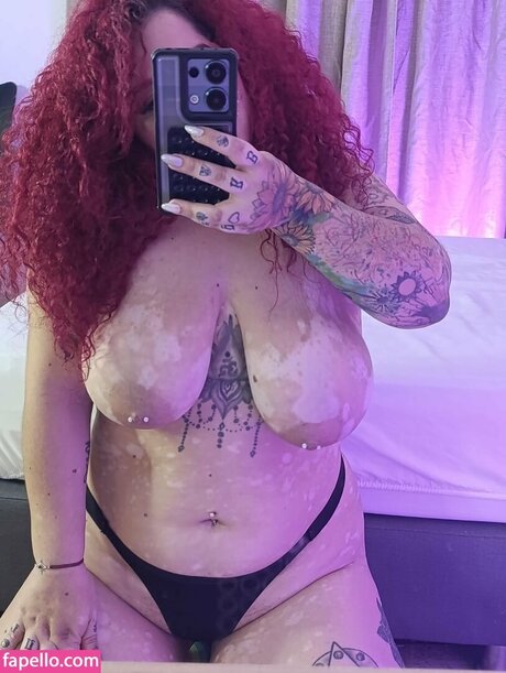 Alanna Hank アート女優 写真