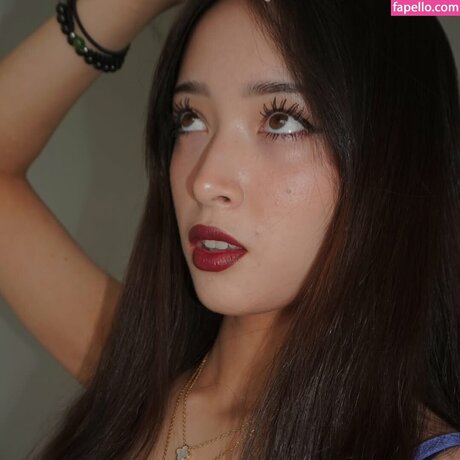 Asmr Emco ホットなポルノスター 写真