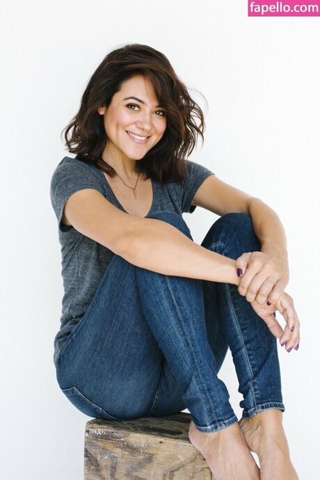 Camille Guaty スター 写真