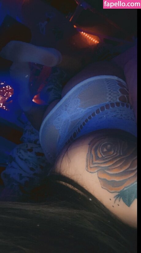 Lindseyunfamous ヌードスター 写真