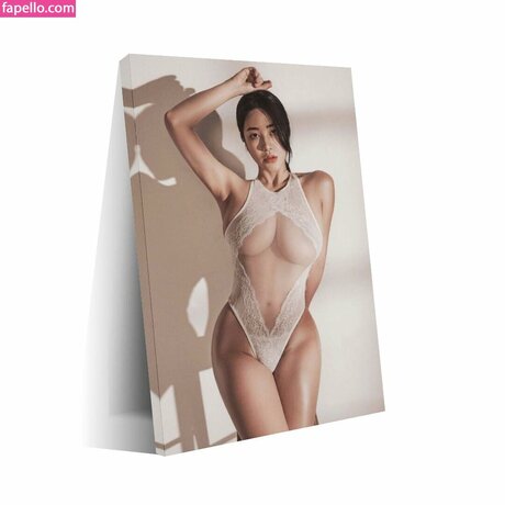 Tasha Young ヌードモデル 写真