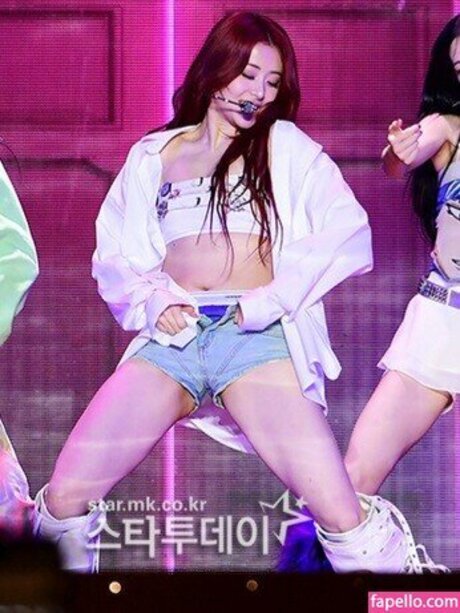 Huh Yunjin ヌード女優 写真