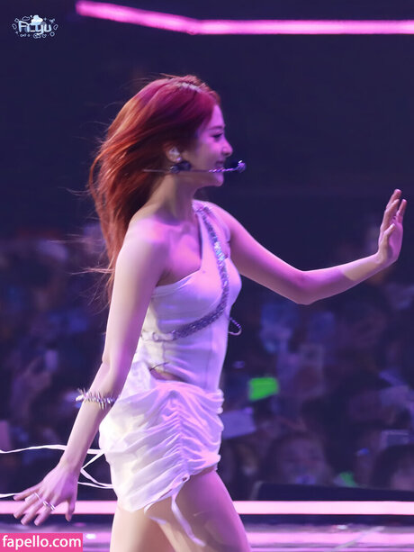 Huh Yunjin XXXモデル 写真
