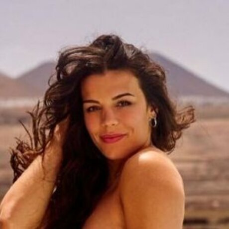 Alina B hm セクシーモデル 写真