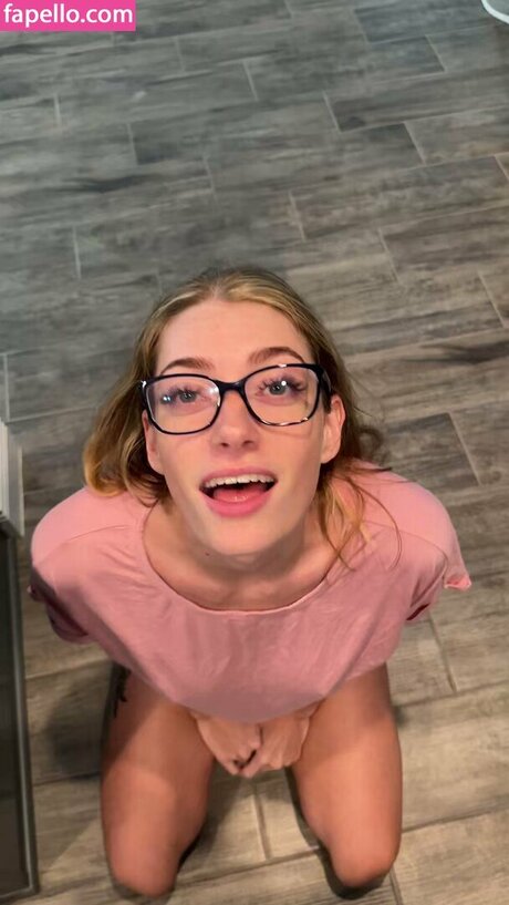 18ヌードオンリーファンズ セクシー 写真