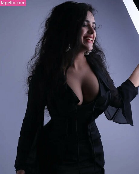 Muskaan Varshney セックスモデル 写真