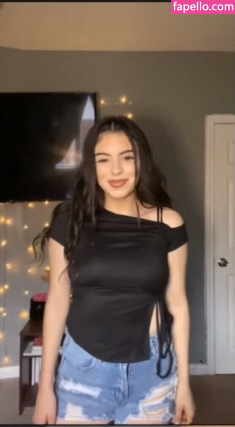 寝取られ妻オンリーファンズ 美しい裸 写真