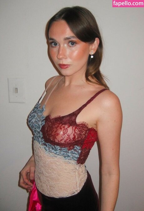 Veronika Slowikowska ヌードモデル 写真