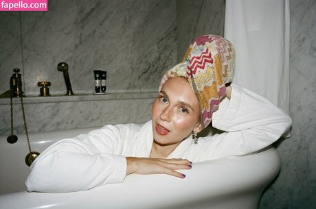 Veronika Slowikowska 素敵なスター 写真
