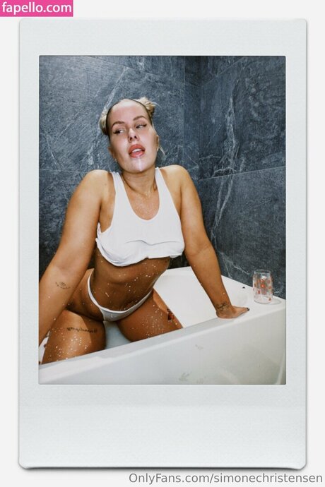 Simone Christensen 高品質モデル 写真