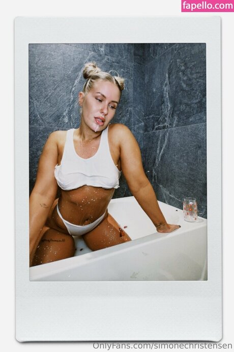 Simone Christensen 無料のポルノスター 写真