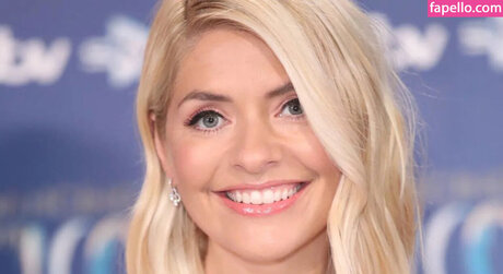 hollyWilloughby 高品質のポルノスター 写真