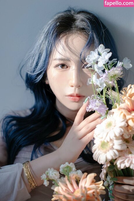 ティーンフィンガリングオンリーファンズ ホットセクシー 写真