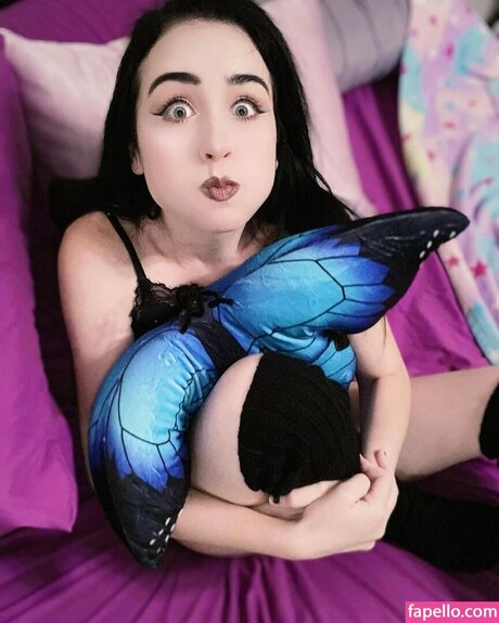Amy Roberts 高品質モデル 写真