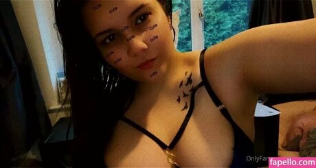 Chelzbcfcburke ポルノモデル 写真