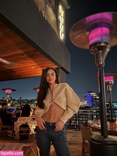 Valerie smth ヌードモデル 画像